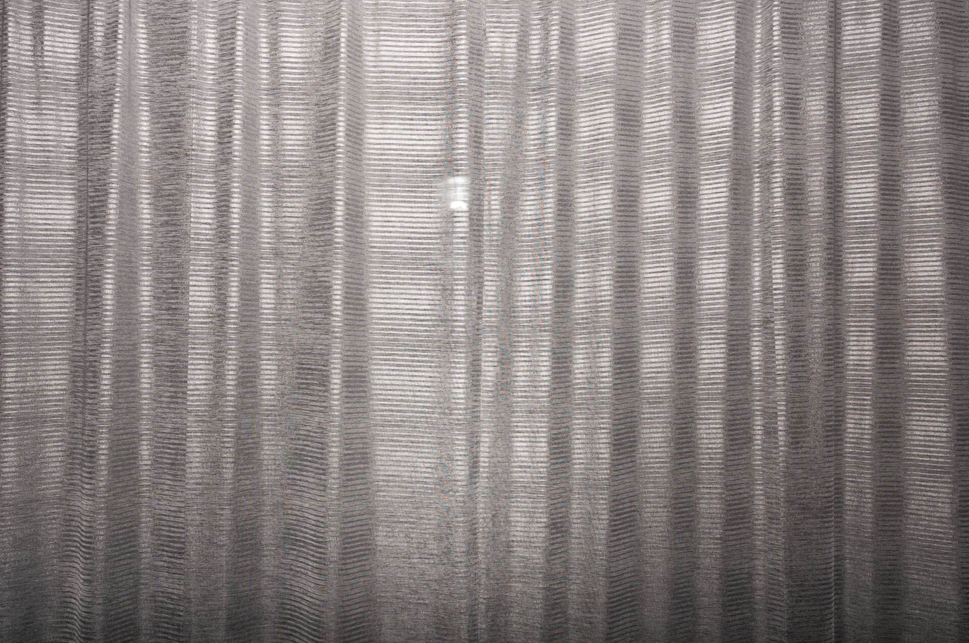 Vintagebox Kompakt Hintergrund silber vorhang