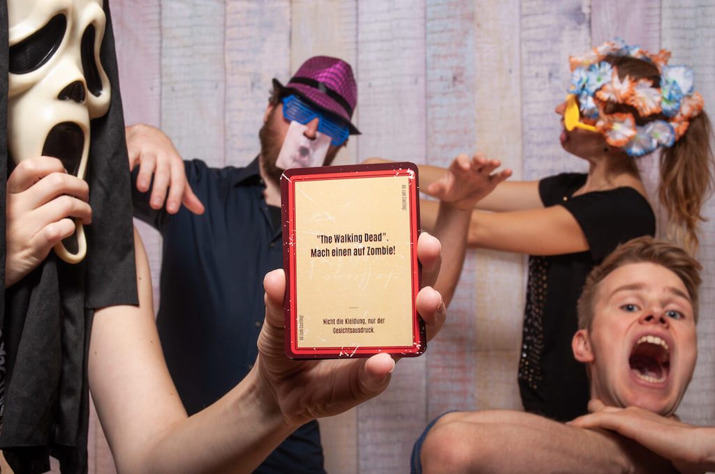 Lustige Aufgaben Kartenspiel Vintagebox Kompakt Beispielaufgabe Beispielbild Paar